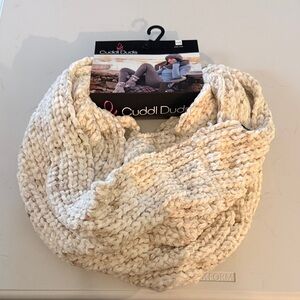 Cuddl Duds Soft Cream Knit Scarf